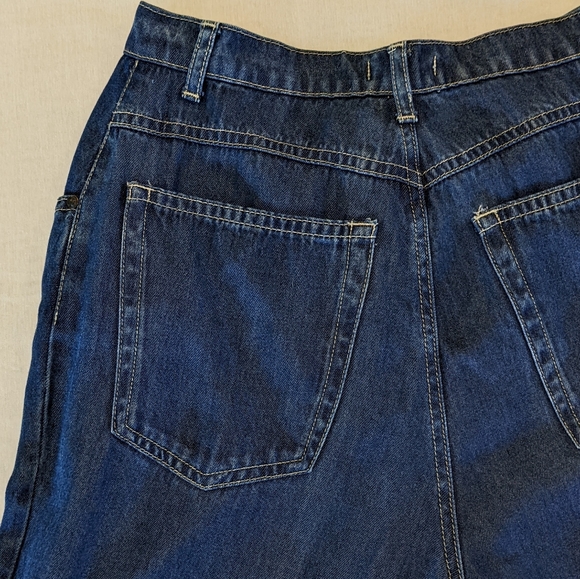 Democracy Weekend 100% lyocell denim cropped pants with red embroidery, size 6 - Picture 9 of 13